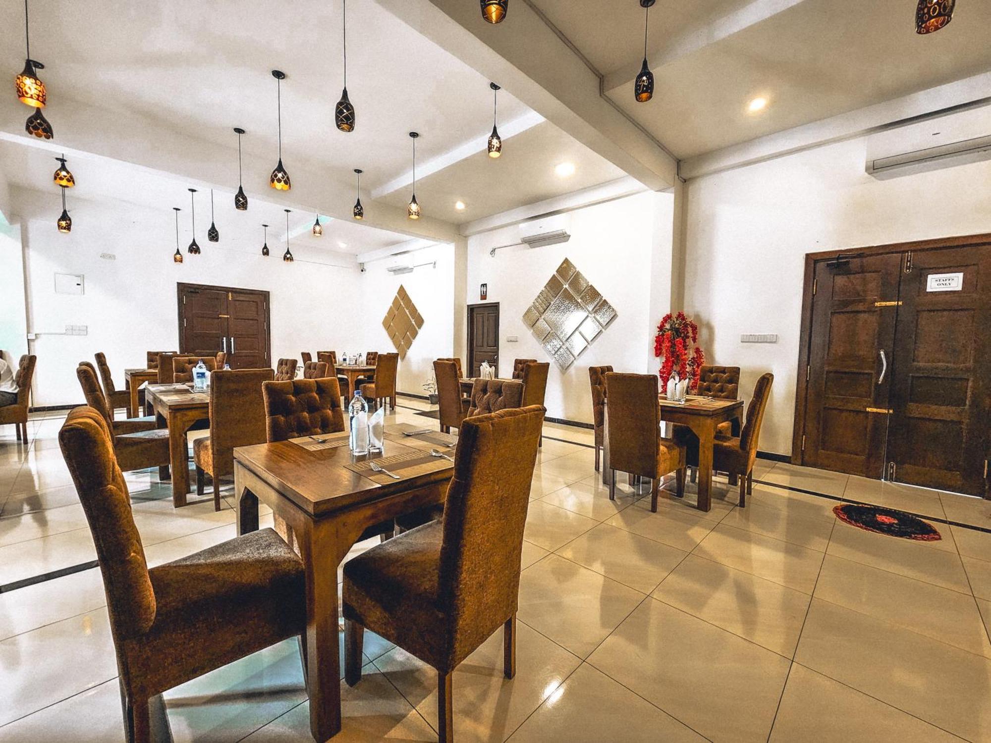 Hotel Northway Vavuniya Dış mekan fotoğraf